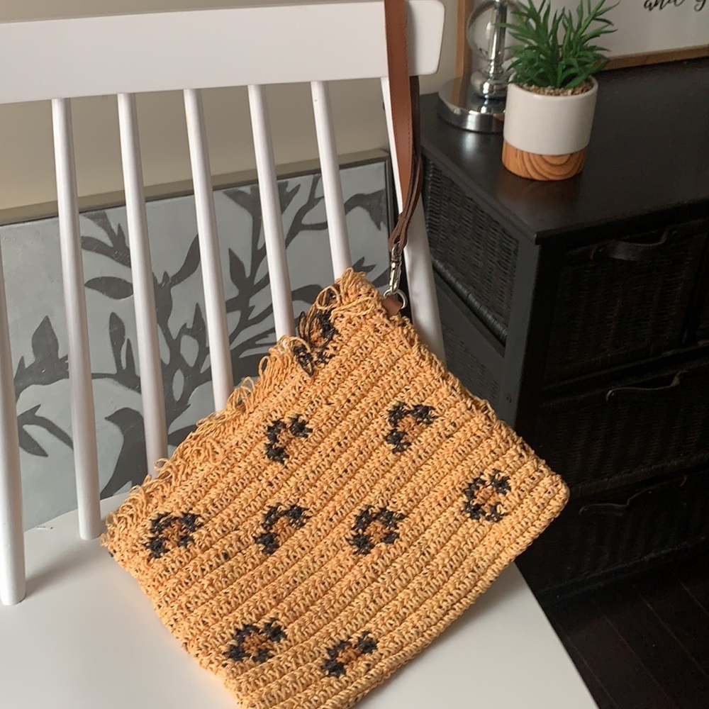 Boho Gene Woven Raffia LEO Clutch